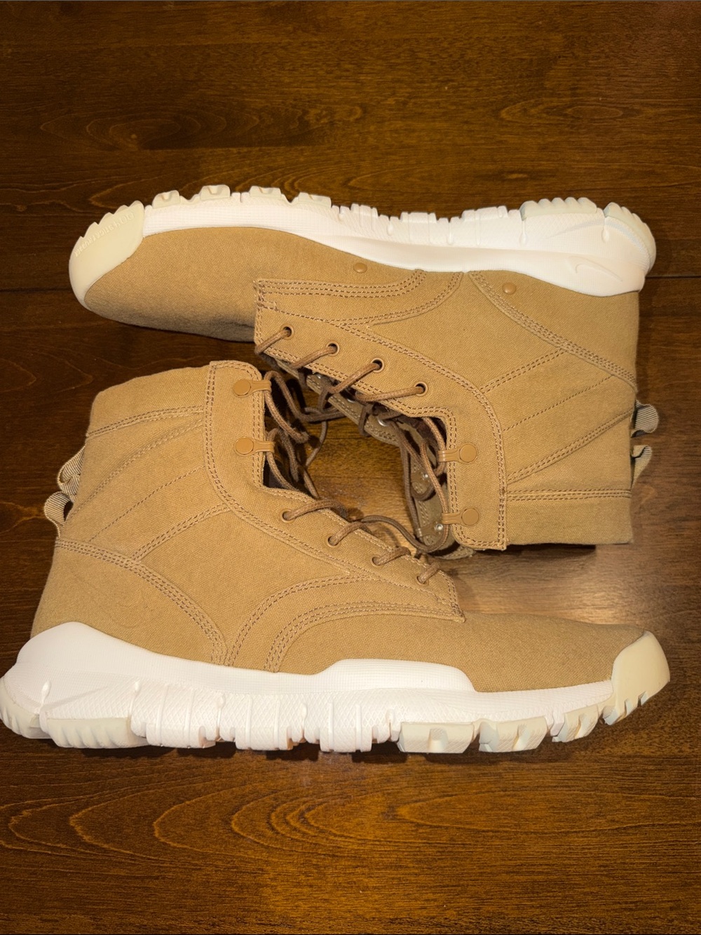 Like new ! Nike SFB 6" tactical boot sneaker